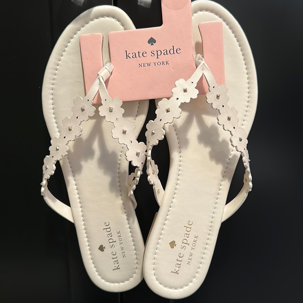 Kate Spade size 9 white flower flip flops